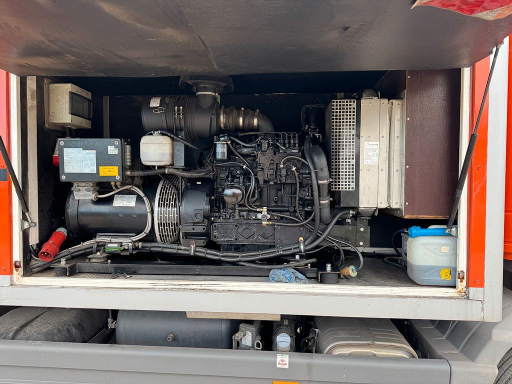 Mercedes-Benz 1224 4X2 Werkstattwagen Strom Generator Kompress - Tow truck: picture 4 Mercedes-Benz 1224 4X2 Werkstattwagen Strom Generator Kompress - Tow truck: picture 4