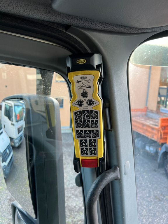 Mercedes-Benz 2541 6X2 Meiller Funk Zustand wie 200 tkm Mercedes-Benz 2541 6X2 Meiller RK 20.65 Funk | Top Zustand! - Hook lift truck: picture 4 Mercedes-Benz 2541 6X2 Meiller Funk Zustand wie 200 tkm Mercedes-Benz 2541 6X2 Meiller RK 20.65 Funk | Top Zustand! - Hook lift truck: picture 4