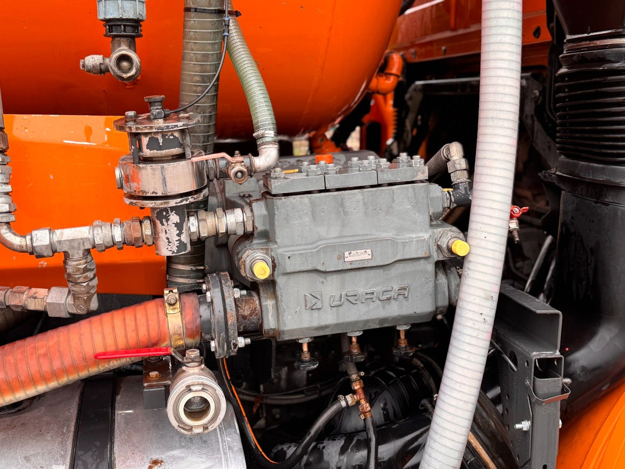 Vacuum truck Mercedes-Benz 2646 6X4 Hellmers Saug Druck Spülwagen Retarder: picture 14 Vacuum truck Mercedes-Benz 2646 6X4 Hellmers Saug Druck Spülwagen Retarder: picture 14