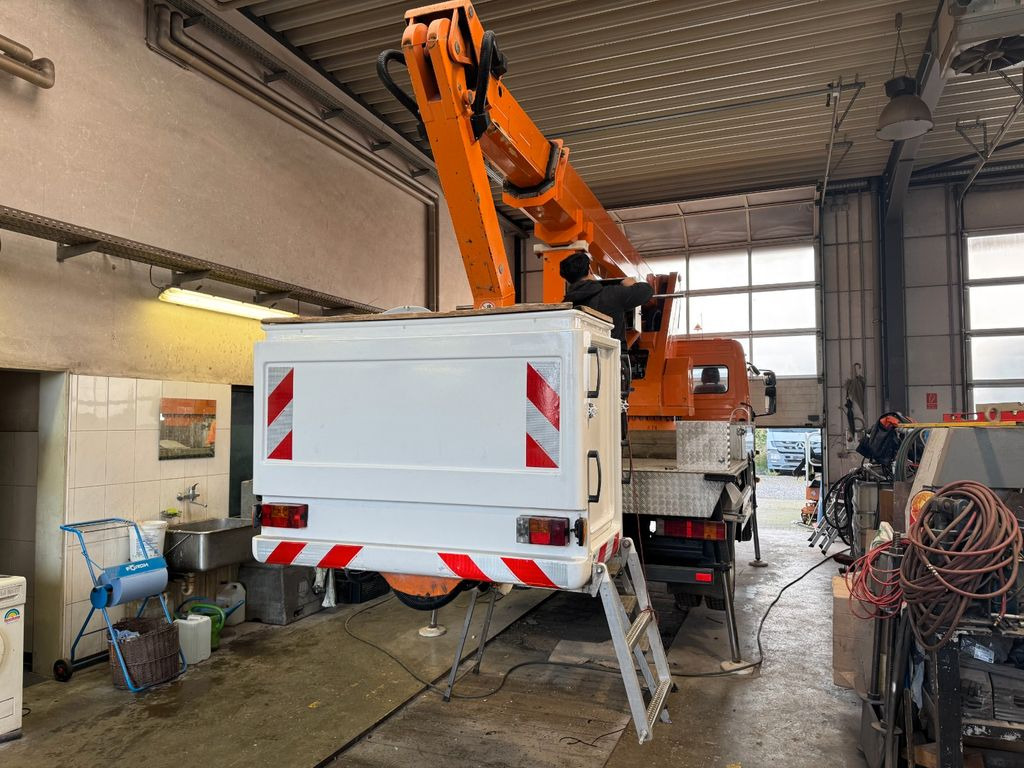 Mercedes-Benz 815 4x2 Hubarbeitsbühne Wumag 170 high 17 m Mercedes-Benz 815 4x2 Hubarbeitsbühne Wumag 170 high 17 m - Truck mounted aerial platform, Commercial vehicle: picture 4 Mercedes-Benz 815 4x2 Hubarbeitsbühne Wumag 170 high 17 m Mercedes-Benz 815 4x2 Hubarbeitsbühne Wumag 170 high 17 m - Truck mounted aerial platform, Commercial vehicle: picture 4