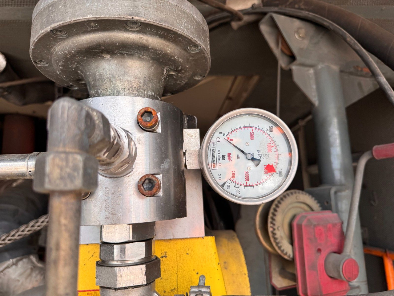 Truck Hammelmann / Deutz 1000 bar High Pressure Pump: picture 19