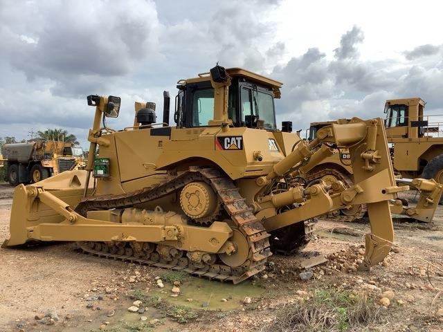 CAT D8T - Bulldozer: picture 2 CAT D8T - Bulldozer: picture 2