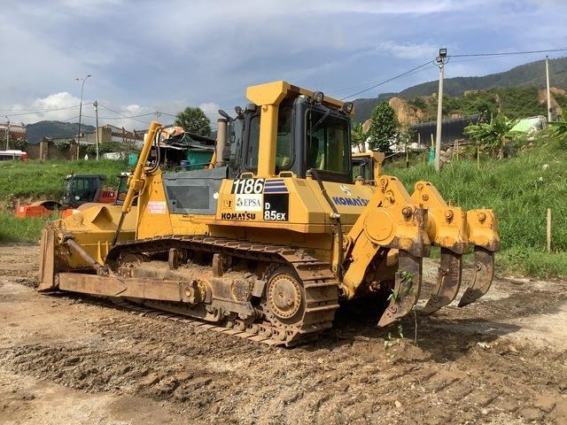 Komatsu D85EX-15 - Bulldozer: picture 2 Komatsu D85EX-15 - Bulldozer: picture 2