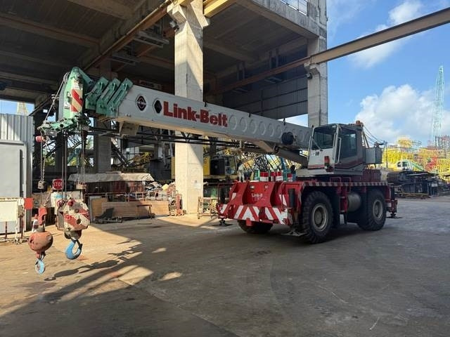 Link-Belt RTC 8030-2 - Rough terrain crane: picture 1 Link-Belt RTC 8030-2 - Rough terrain crane: picture 1