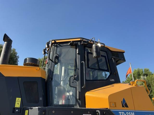 Bulldozer Dressta TD25M: picture 18