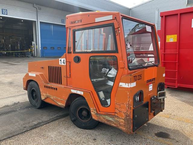 Charlatte TD225 - Tow tractor: picture 4 Charlatte TD225 - Tow tractor: picture 4