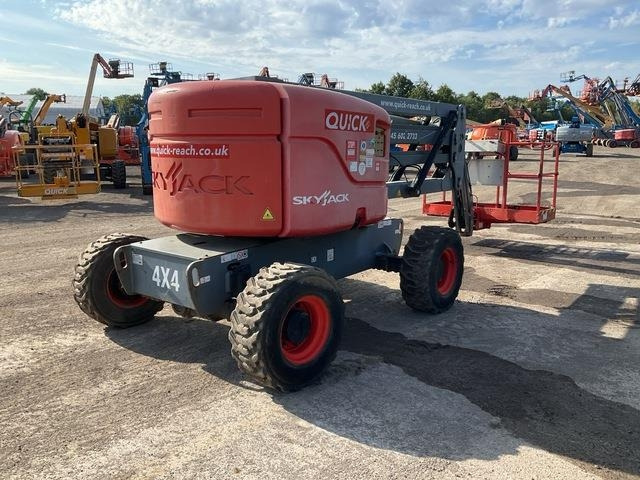SkyJack SJ46AJ - Articulated boom: picture 3 SkyJack SJ46AJ - Articulated boom: picture 3