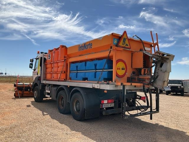 Renault Kerax 380DXI - Snow removal vehicle: picture 2 Renault Kerax 380DXI - Snow removal vehicle: picture 2