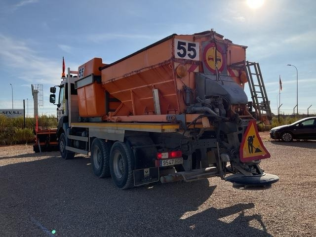 Renault Kerax 430DXI - Snow removal vehicle: picture 2 Renault Kerax 430DXI - Snow removal vehicle: picture 2