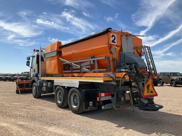 Renault Kerax 430DXI - Snow removal vehicle: picture 2 Renault Kerax 430DXI - Snow removal vehicle: picture 2