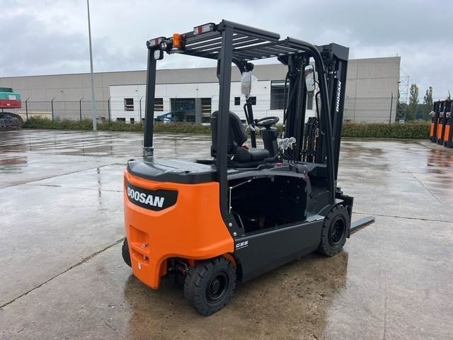 Doosan B35X-7 PLUS - Electric forklift: picture 3 Doosan B35X-7 PLUS - Electric forklift: picture 3