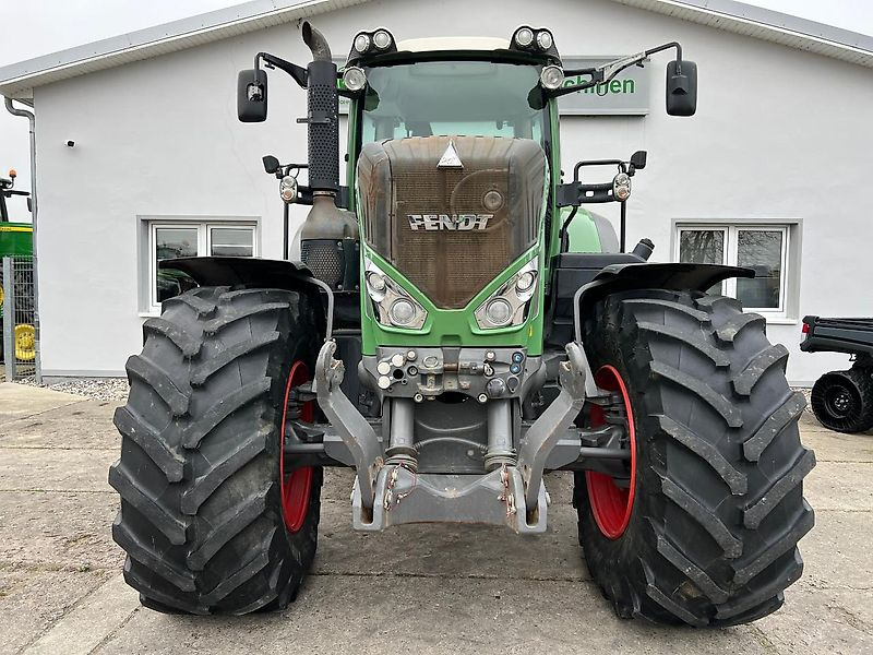 Fendt 824 Vario Profi Plus - Farm tractor: picture 3 Fendt 824 Vario Profi Plus - Farm tractor: picture 3