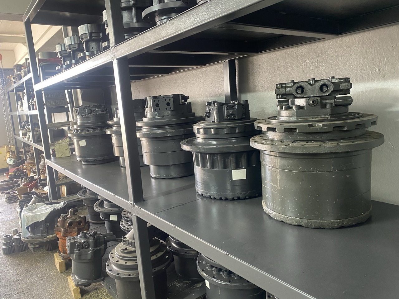 HITACHI KULE DÖNÜŞ - Hydraulic motor for Excavator: picture 1 HITACHI KULE DÖNÜŞ - Hydraulic motor for Excavator: picture 1