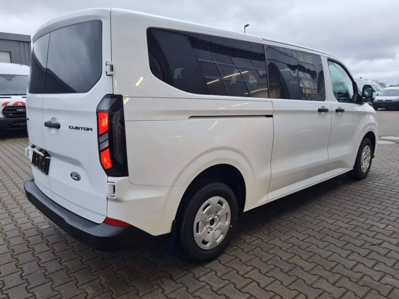 Ford Ford Transit Custom Kombi 320 L2 Trend 9 Sitze KAMERA - Minibus, Passenger van: picture 4 Ford Ford Transit Custom Kombi 320 L2 Trend 9 Sitze KAMERA - Minibus, Passenger van: picture 4