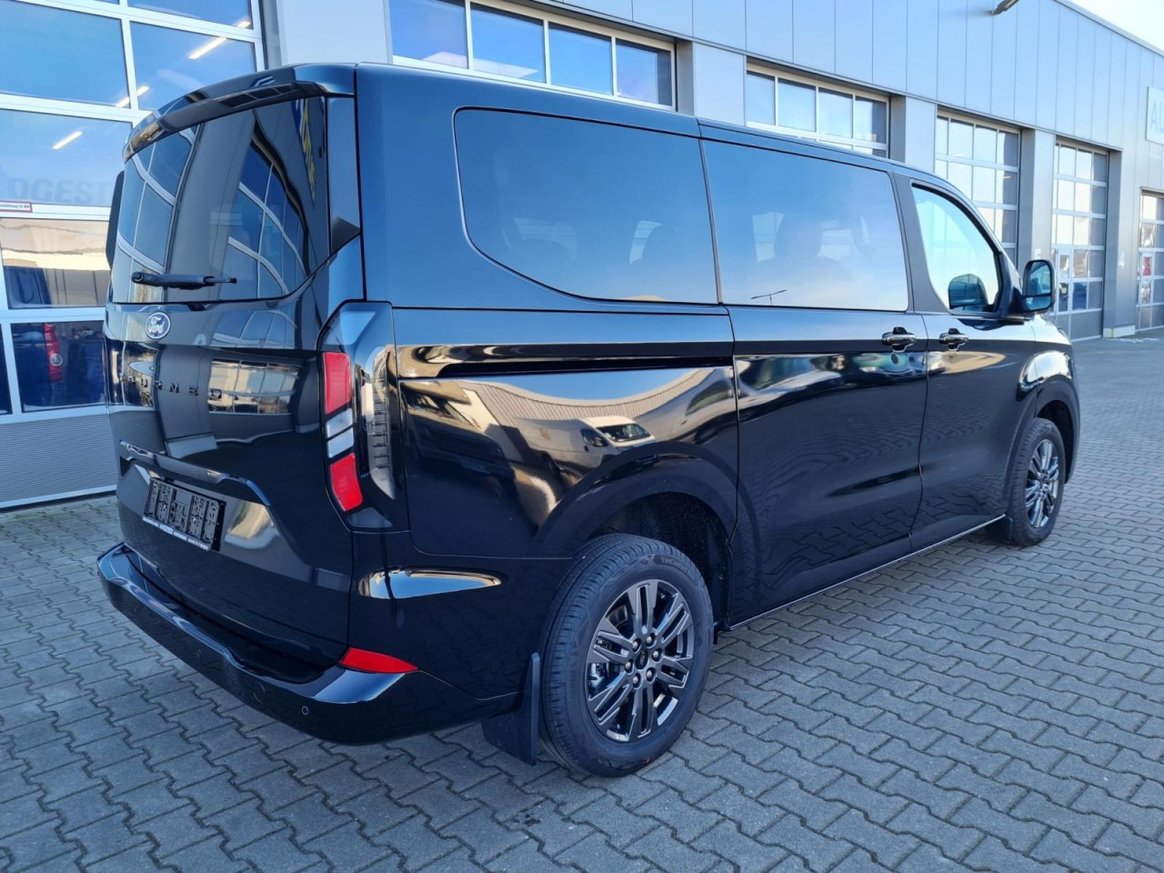 Ford Tourneo Custom 320 L1 AG Titanium X AHK LED NAVI 2X SCHIEBE - Combi van: picture 5 Ford Tourneo Custom 320 L1 AG Titanium X AHK LED NAVI 2X SCHIEBE - Combi van: picture 5