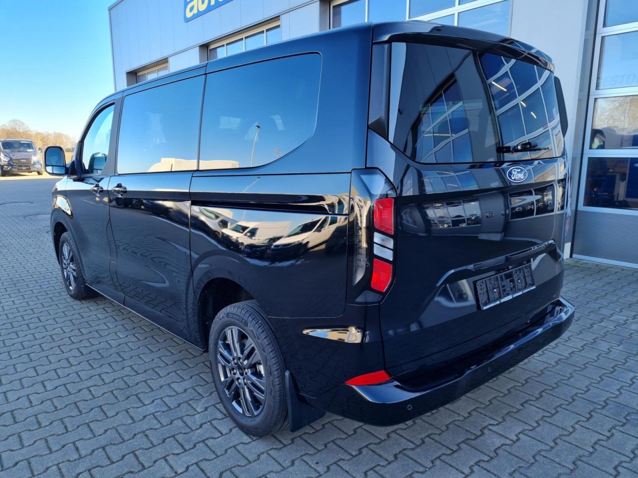 Ford Tourneo Custom 320 L1 AG Titanium X AHK LED NAVI 2X SCHIEBE - Combi van: picture 4 Ford Tourneo Custom 320 L1 AG Titanium X AHK LED NAVI 2X SCHIEBE - Combi van: picture 4