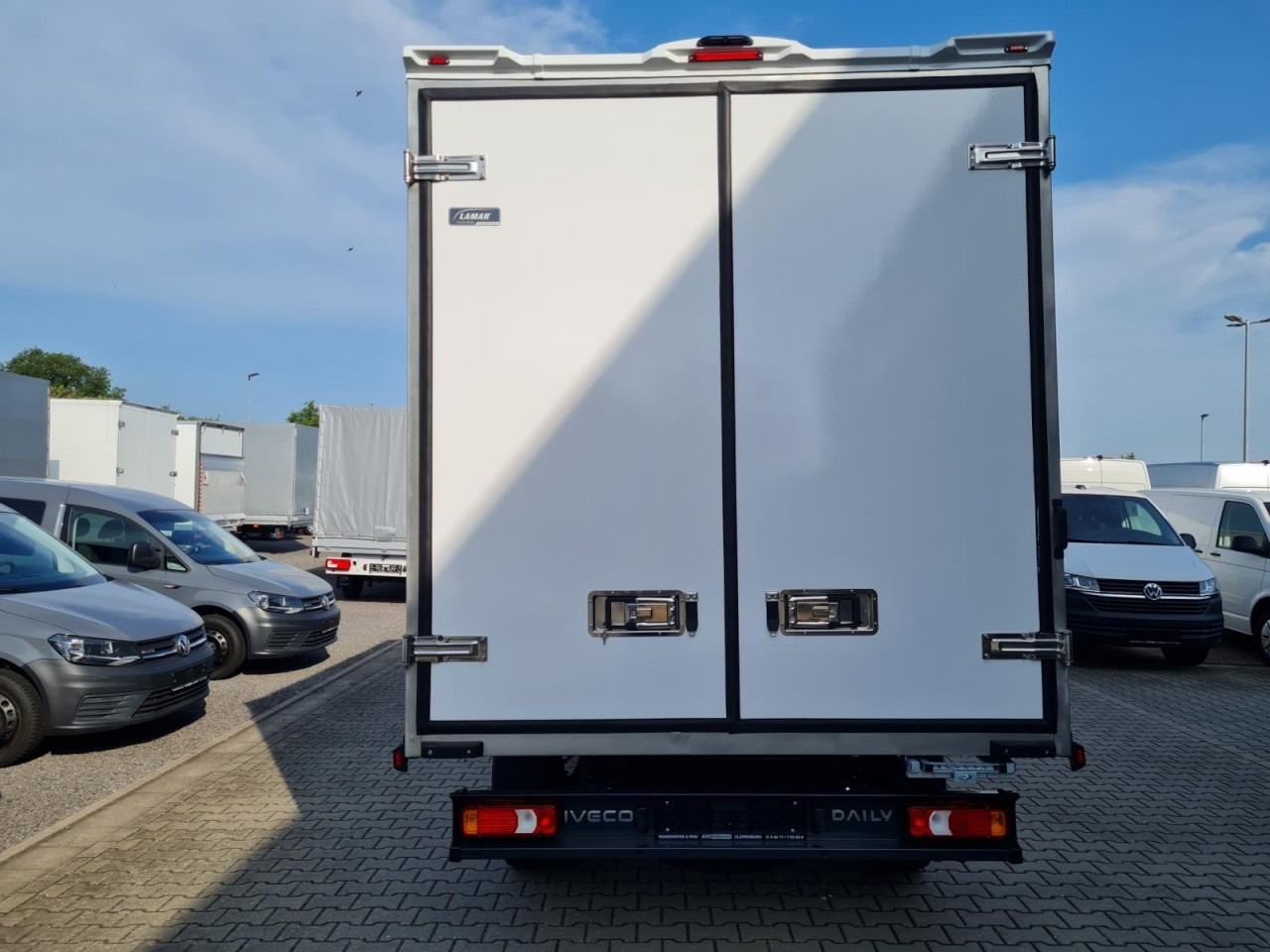 Iveco DAILY 35S18 Koffer Hi MATIC ALU KAMERA NAVI TEMPOMAT - Box van: picture 5 Iveco DAILY 35S18 Koffer Hi MATIC ALU KAMERA NAVI TEMPOMAT - Box van: picture 5