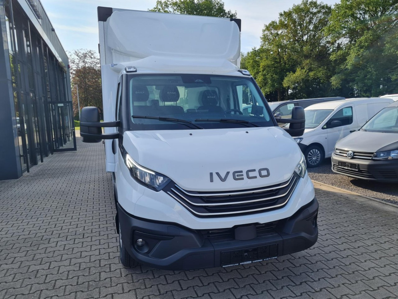 Iveco DAILY 35S18 Koffer Hi MATIC ALU KAMERA NAVI TEMPOMAT - Box van: picture 2 Iveco DAILY 35S18 Koffer Hi MATIC ALU KAMERA NAVI TEMPOMAT - Box van: picture 2