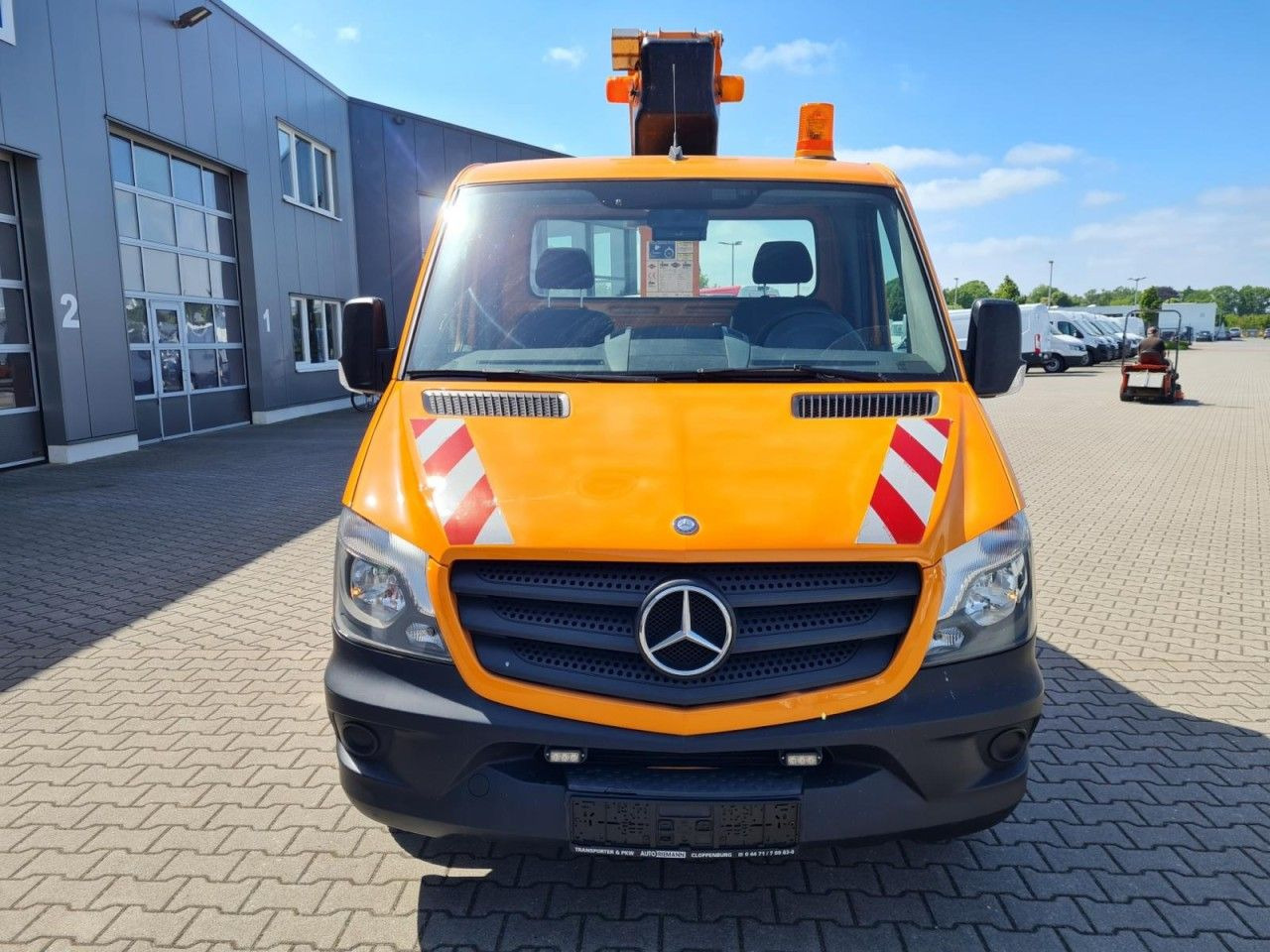 Mercedes-Benz Sprinter 316 CDI Hubarbeitsbühne 12m Korb isolie - Truck mounted aerial platform: picture 3 Mercedes-Benz Sprinter 316 CDI Hubarbeitsbühne 12m Korb isolie - Truck mounted aerial platform: picture 3