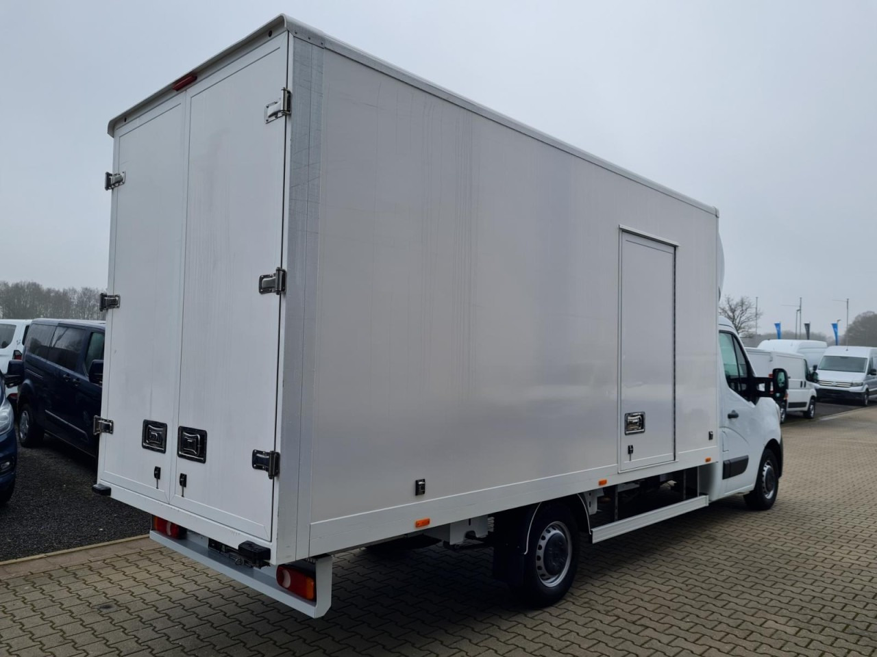 Renault Master 3.5t Möbel Koffer mit 10 Pal. Plätze TEMPOMAT - Box van: picture 4 Renault Master 3.5t Möbel Koffer mit 10 Pal. Plätze TEMPOMAT - Box van: picture 4