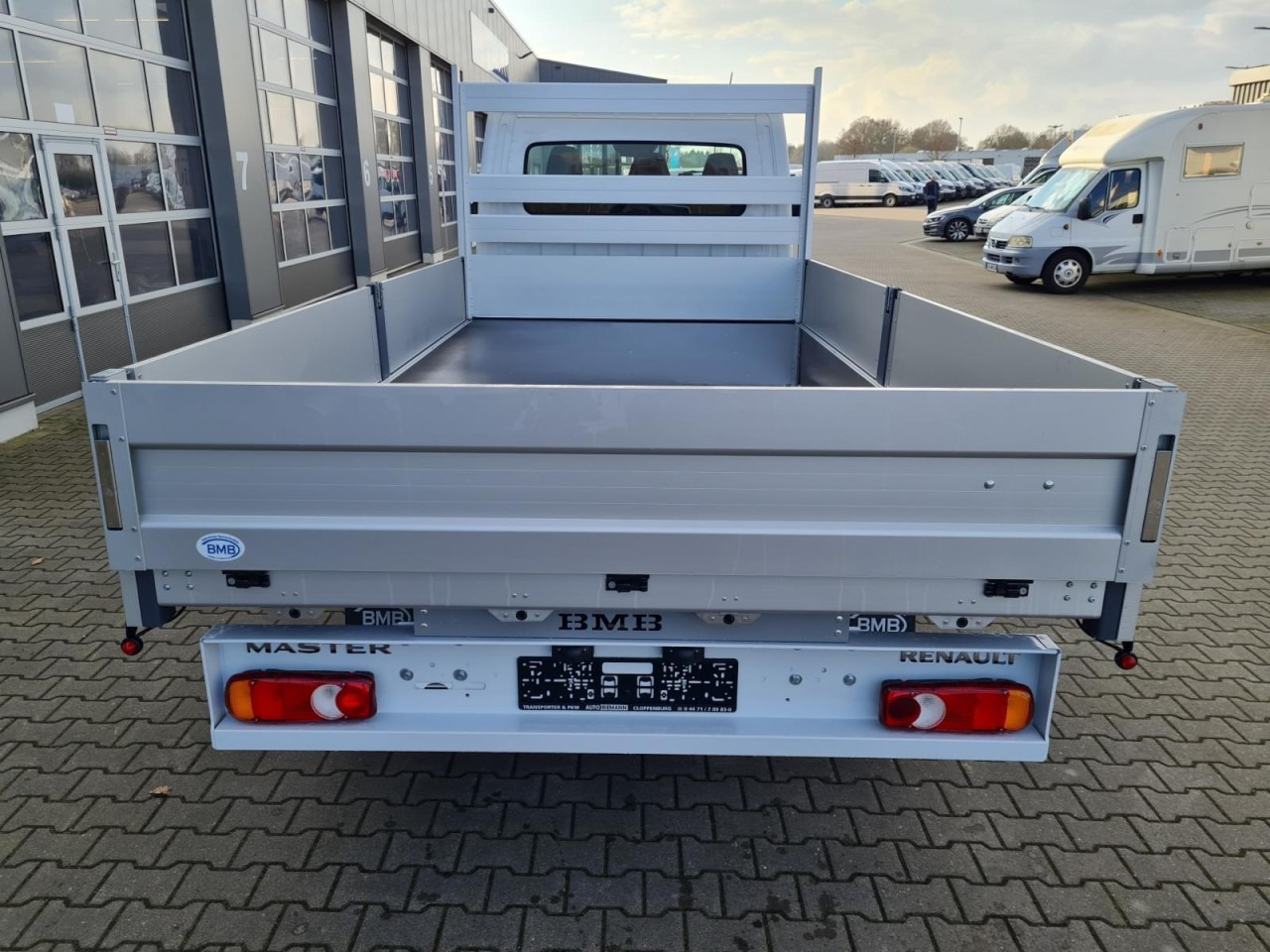 Renault Master New 35 Pritsche lang KLIMA KOMFORT TEMPOMAT - Open body delivery van: picture 5 Renault Master New 35 Pritsche lang KLIMA KOMFORT TEMPOMAT - Open body delivery van: picture 5