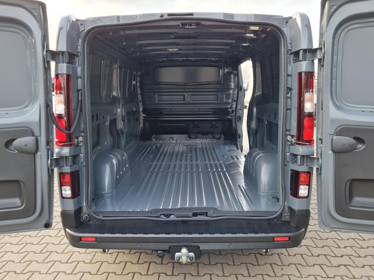 Renault Trafic Kasten 3,0t L2 Advance AHK KLIMA LED PDC - Small van: picture 5 Renault Trafic Kasten 3,0t L2 Advance AHK KLIMA LED PDC - Small van: picture 5