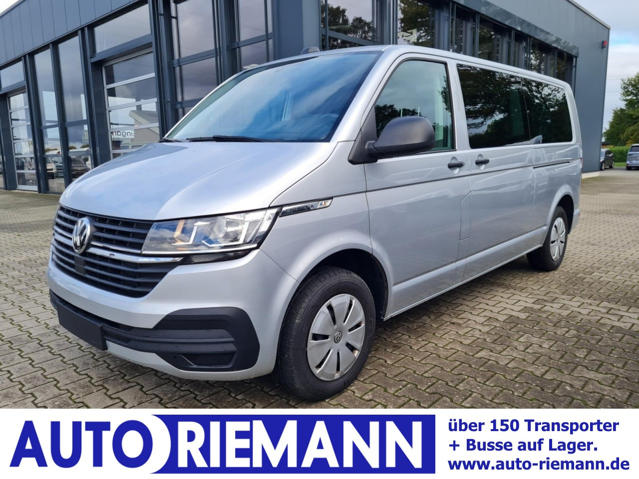 VW Volkswagen T6.1 Caravelle TDI lang 9 Sitzer 2 Schiebetüren Trendl. - Minibus, Passenger van: picture 1 VW Volkswagen T6.1 Caravelle TDI lang 9 Sitzer 2 Schiebetüren Trendl. - Minibus, Passenger van: picture 1