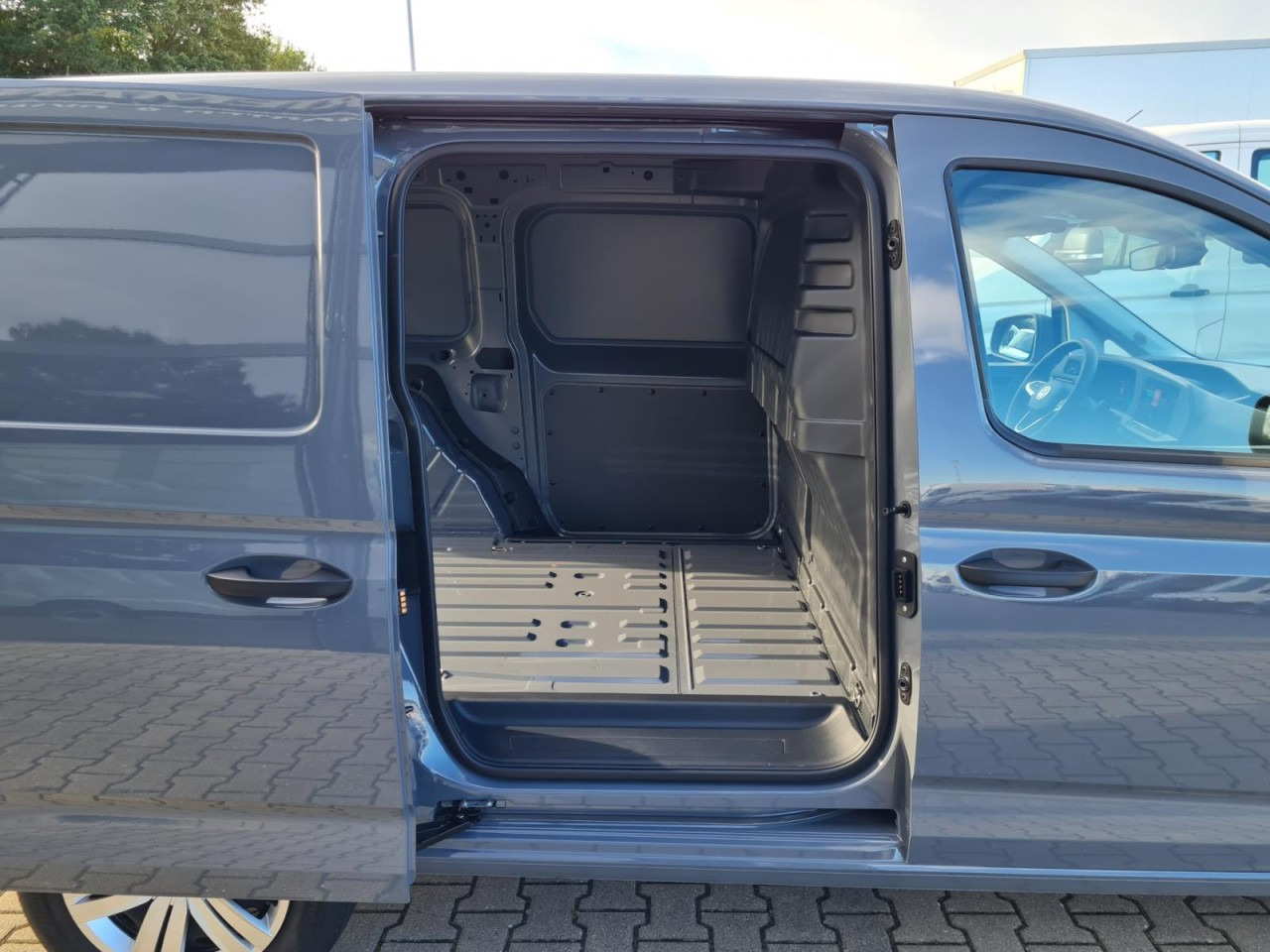 Volkswagen Caddy Kasten Cargo TDI Maxi PDC KLIMA TEMPOMAT - Small van: picture 5 Volkswagen Caddy Kasten Cargo TDI Maxi PDC KLIMA TEMPOMAT - Small van: picture 5