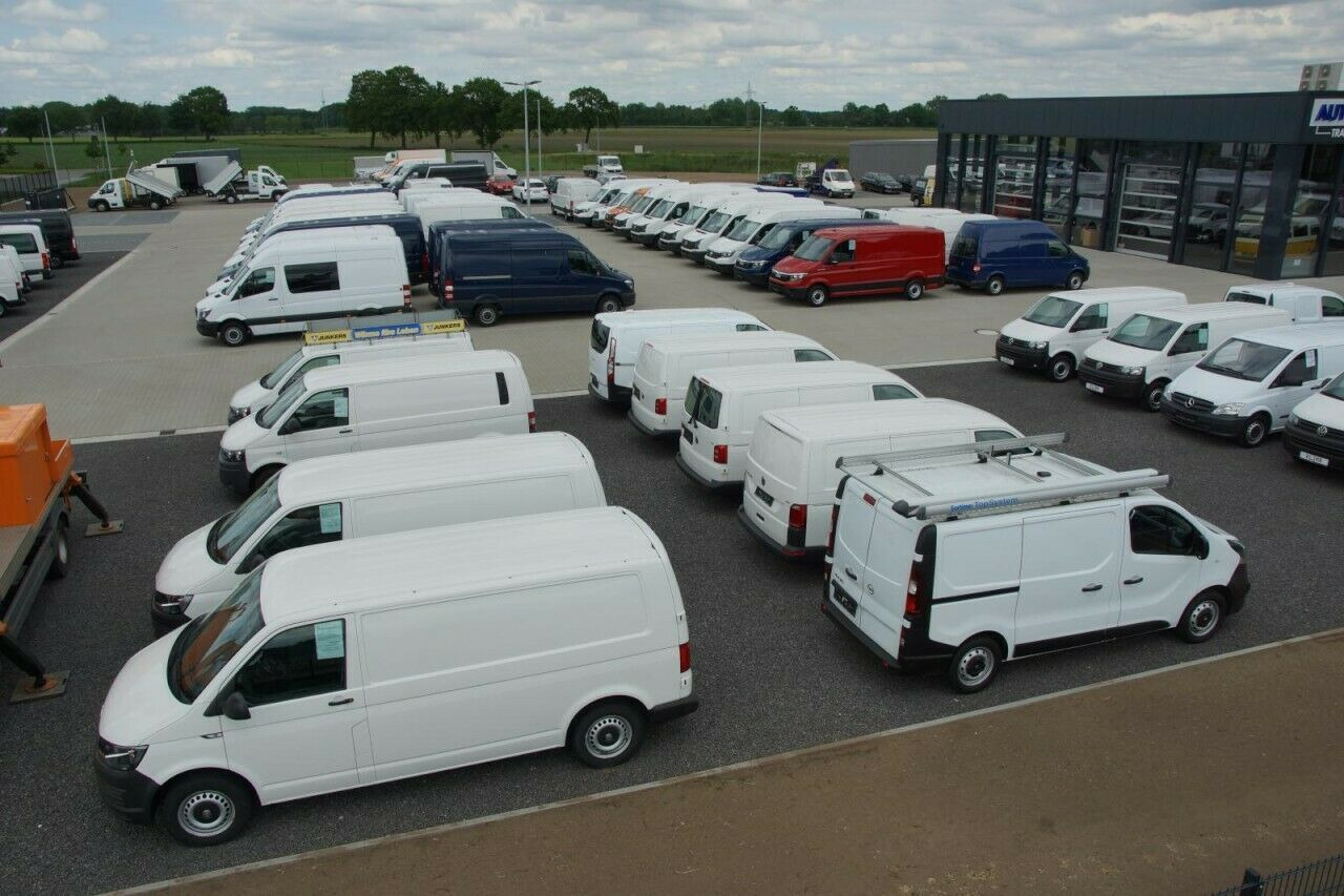 Car Volkswagen Caddy Maxi Kombi 7-Sitze 1.5 TSI DSG NAVI/APP TE: picture 30