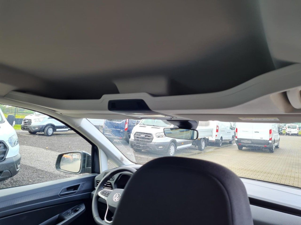 Car Volkswagen Caddy Maxi Kombi 7-Sitze 1.5 TSI DSG NAVI/APP TE: picture 16