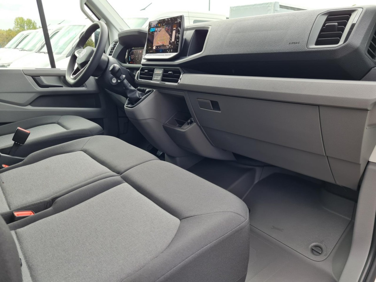 Panel van Volkswagen Crafter 35 Kasten TDI MR L3H3 STANDHEIZ AHK: picture 14 Panel van Volkswagen Crafter 35 Kasten TDI MR L3H3 STANDHEIZ AHK: picture 14