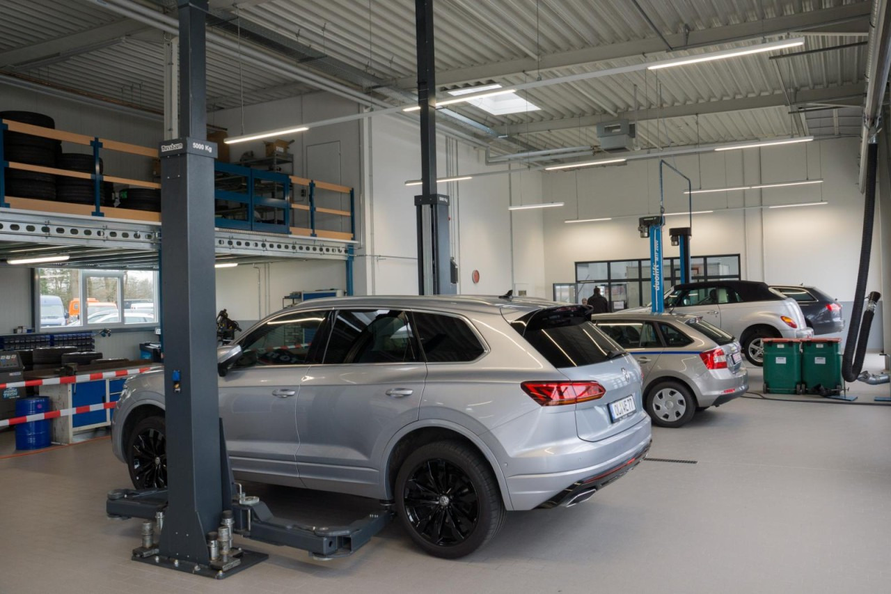 Open body delivery van Volkswagen Crafter 35 TDI Pritsche L4 AHK LR LED TEMPOMAT: picture 7 Open body delivery van Volkswagen Crafter 35 TDI Pritsche L4 AHK LR LED TEMPOMAT: picture 7