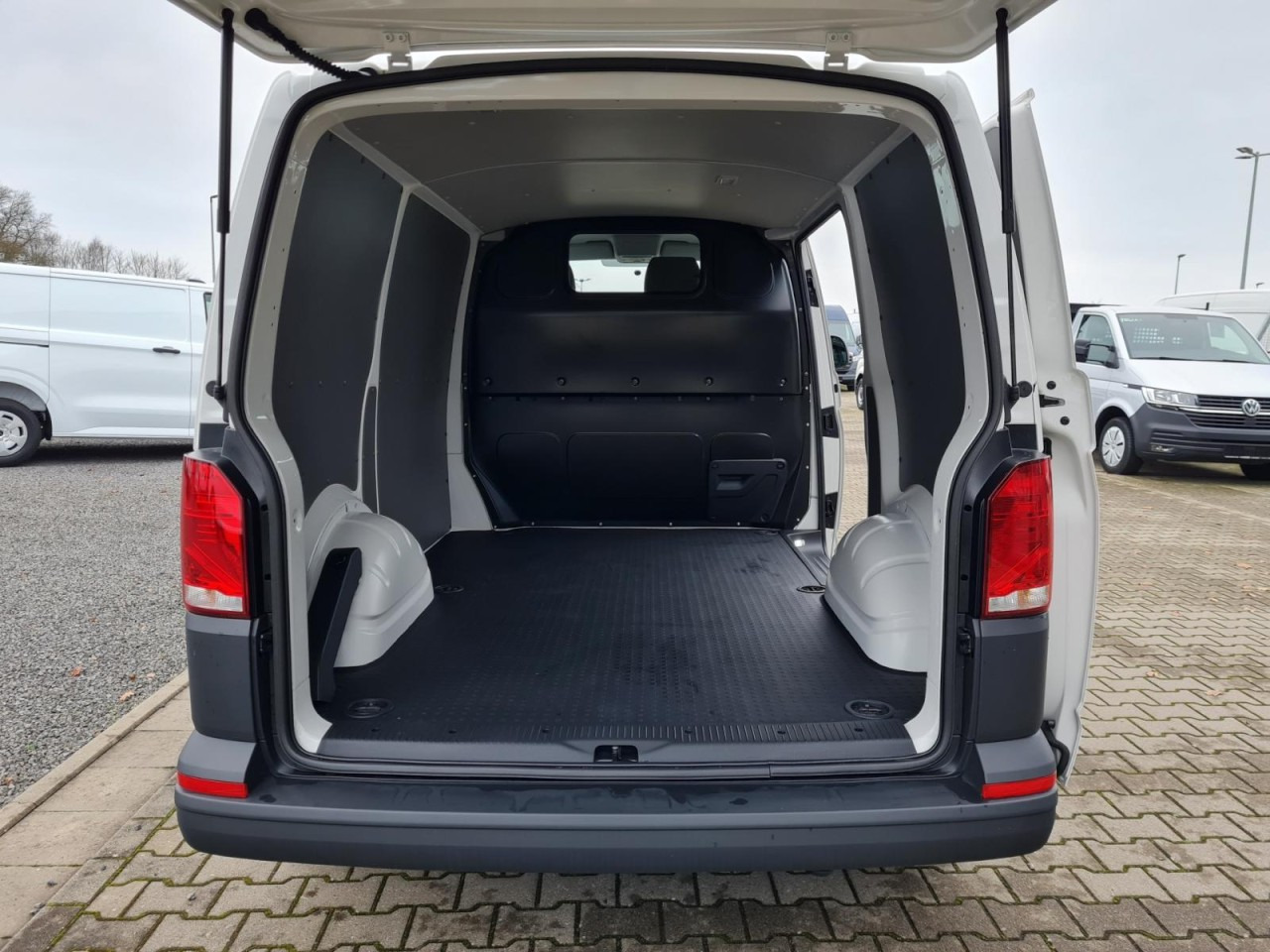 Volkswagen T6.1 Kasten KR Heckklappe KAMERA KLIMA ALLWETTER - Small van: picture 5 Volkswagen T6.1 Kasten KR Heckklappe KAMERA KLIMA ALLWETTER - Small van: picture 5