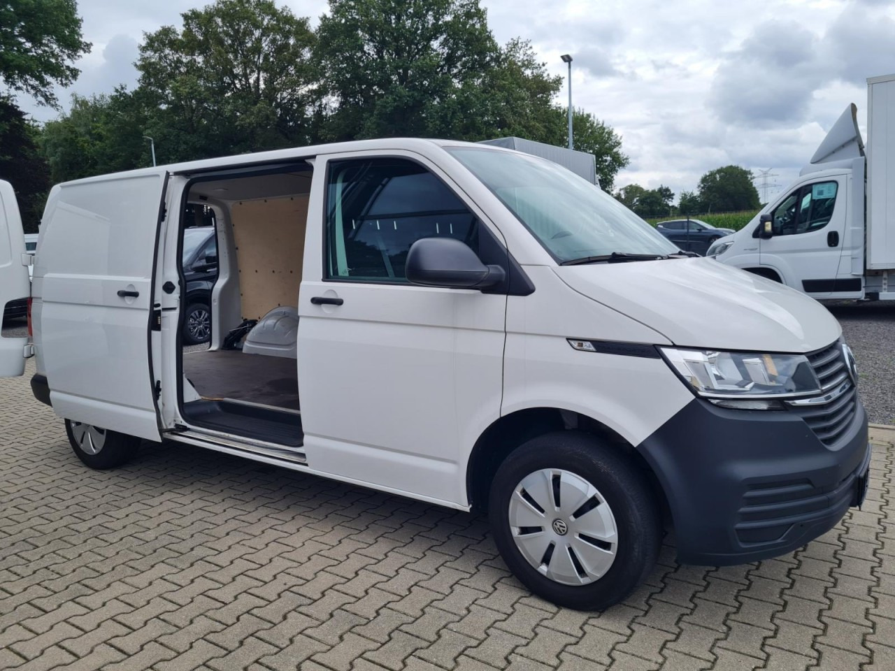 Volkswagen T6.1 Kasten TDi lang Flügeltüren KLIMA Verkleidungen - Small van: picture 4 Volkswagen T6.1 Kasten TDi lang Flügeltüren KLIMA Verkleidungen - Small van: picture 4