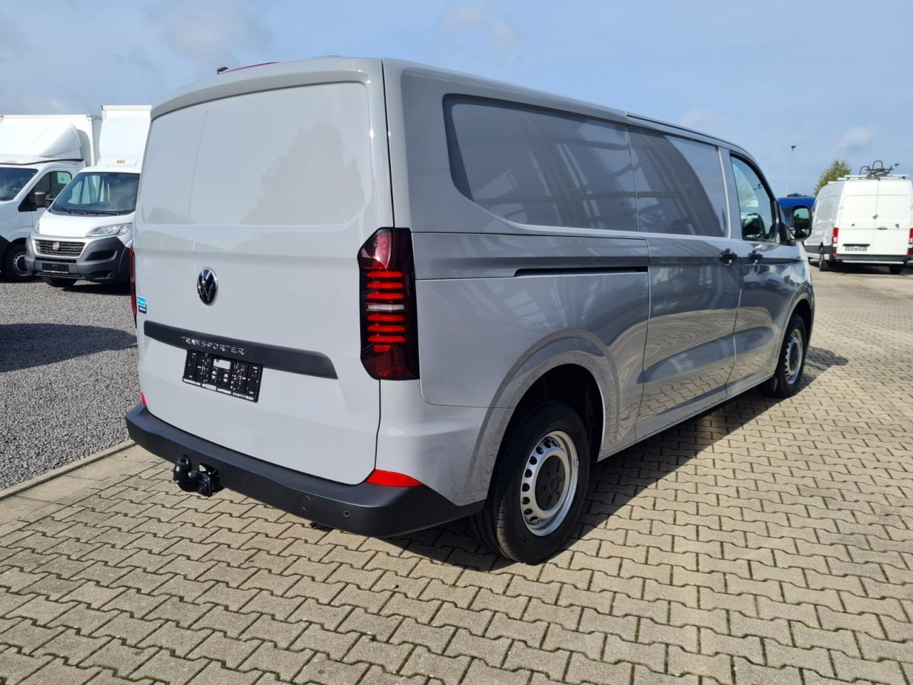Volkswagen T7 Kasten TDi AG L2 AHK KLIMA KAMERA LED TEMPOMAT - Small van: picture 4 Volkswagen T7 Kasten TDi AG L2 AHK KLIMA KAMERA LED TEMPOMAT - Small van: picture 4
