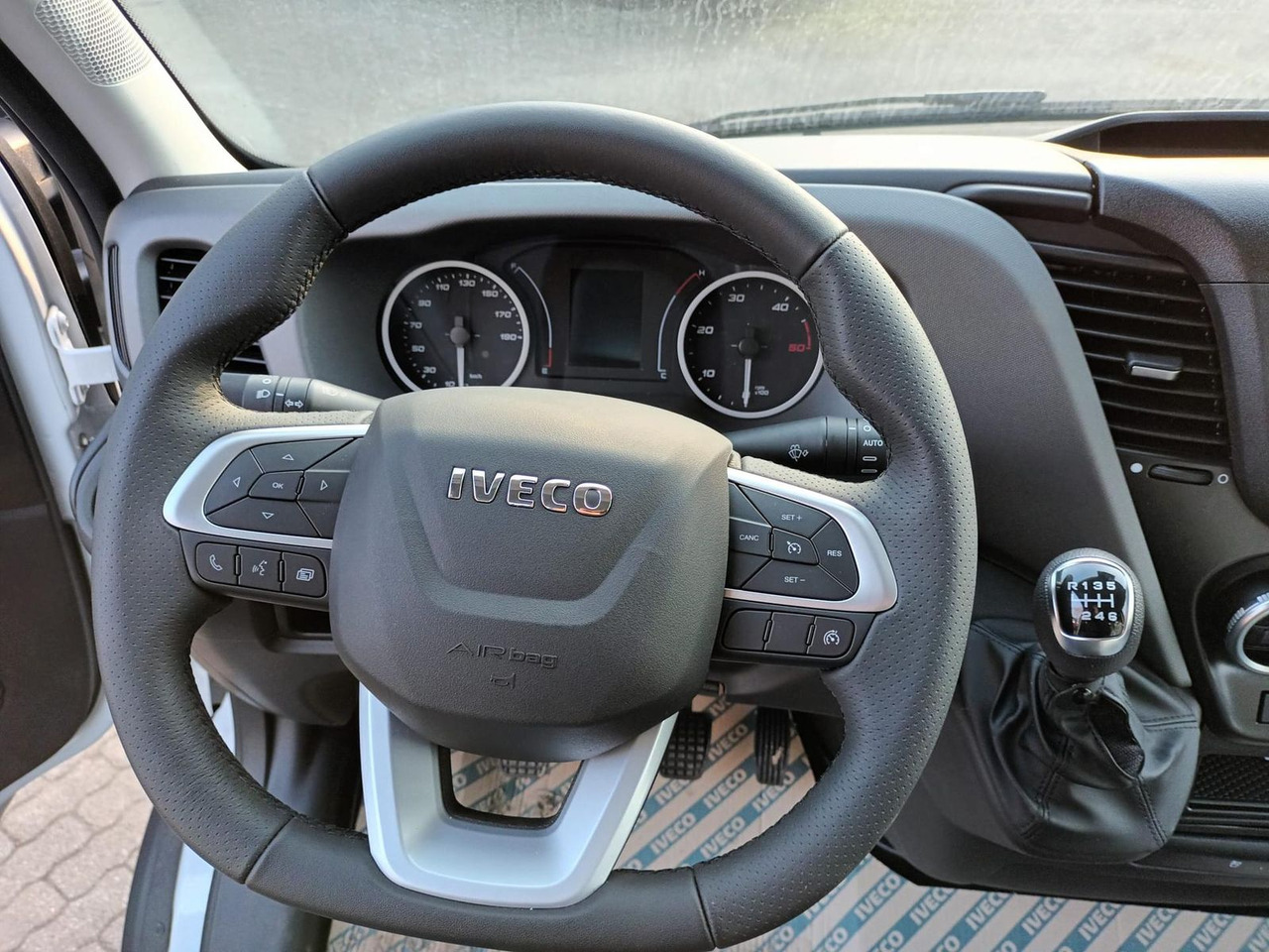Open body delivery van Iveco Daily 35S16H3.0  Pritsche,AHK, Rückfahrkamera...: picture 7