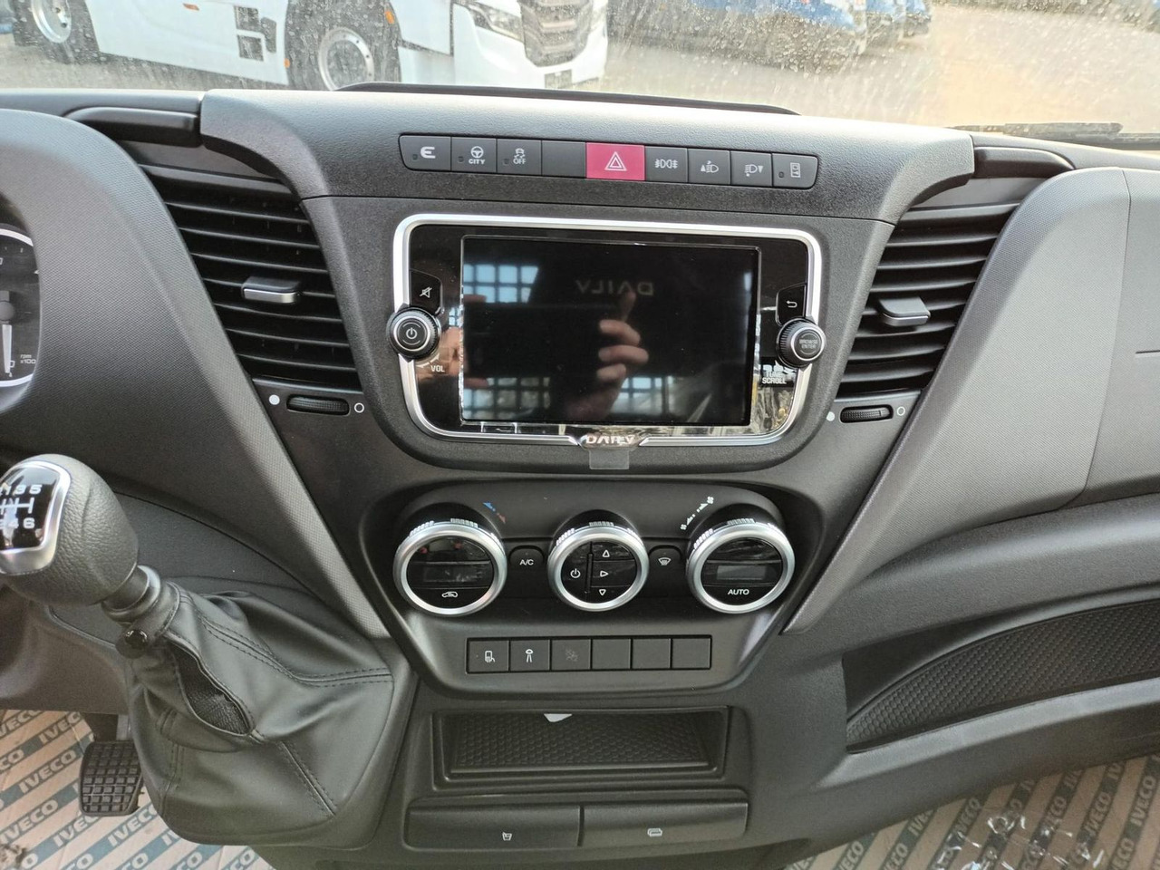 Open body delivery van Iveco Daily 35S16H3.0  Pritsche,AHK, Rückfahrkamera...: picture 8