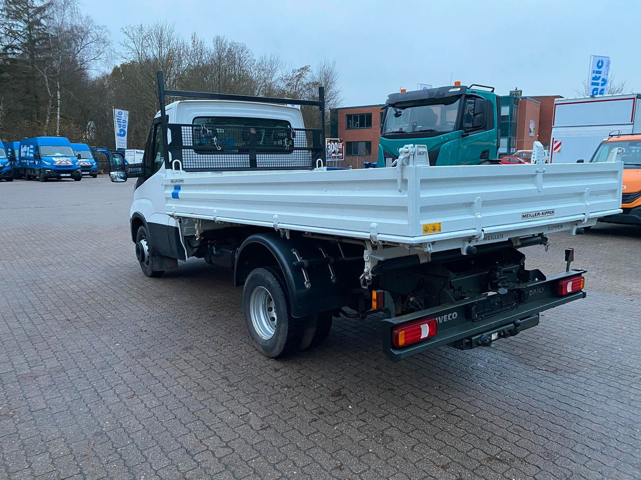 Iveco Daily 70C18H Meiler Dreiseitenkipper*AHK*RADI... - Tipper van: picture 3 Iveco Daily 70C18H Meiler Dreiseitenkipper*AHK*RADI... - Tipper van: picture 3