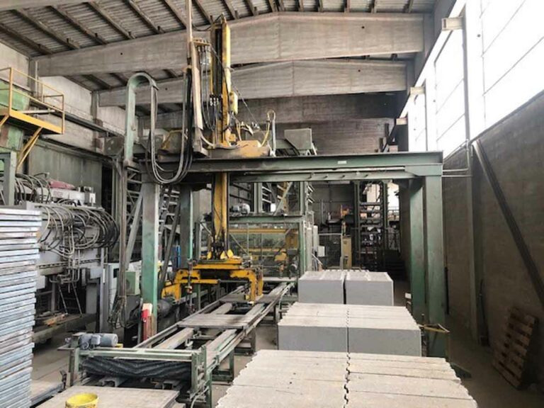 Henke Variant – Brick Manufacturing Plant / Steinfertigungsanlage - Block making machine: picture 1 Henke Variant – Brick Manufacturing Plant / Steinfertigungsanlage - Block making machine: picture 1