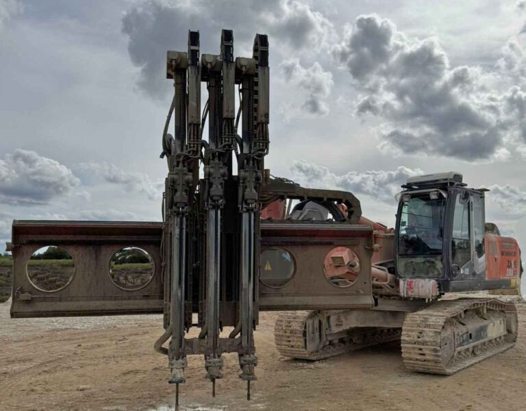 Hitachi ZX280 LCN-3 with Wimmer Drilling Rig / Wimmer Sprenglochbohrgerät - Drilling rig: picture 1 Hitachi ZX280 LCN-3 with Wimmer Drilling Rig / Wimmer Sprenglochbohrgerät - Drilling rig: picture 1