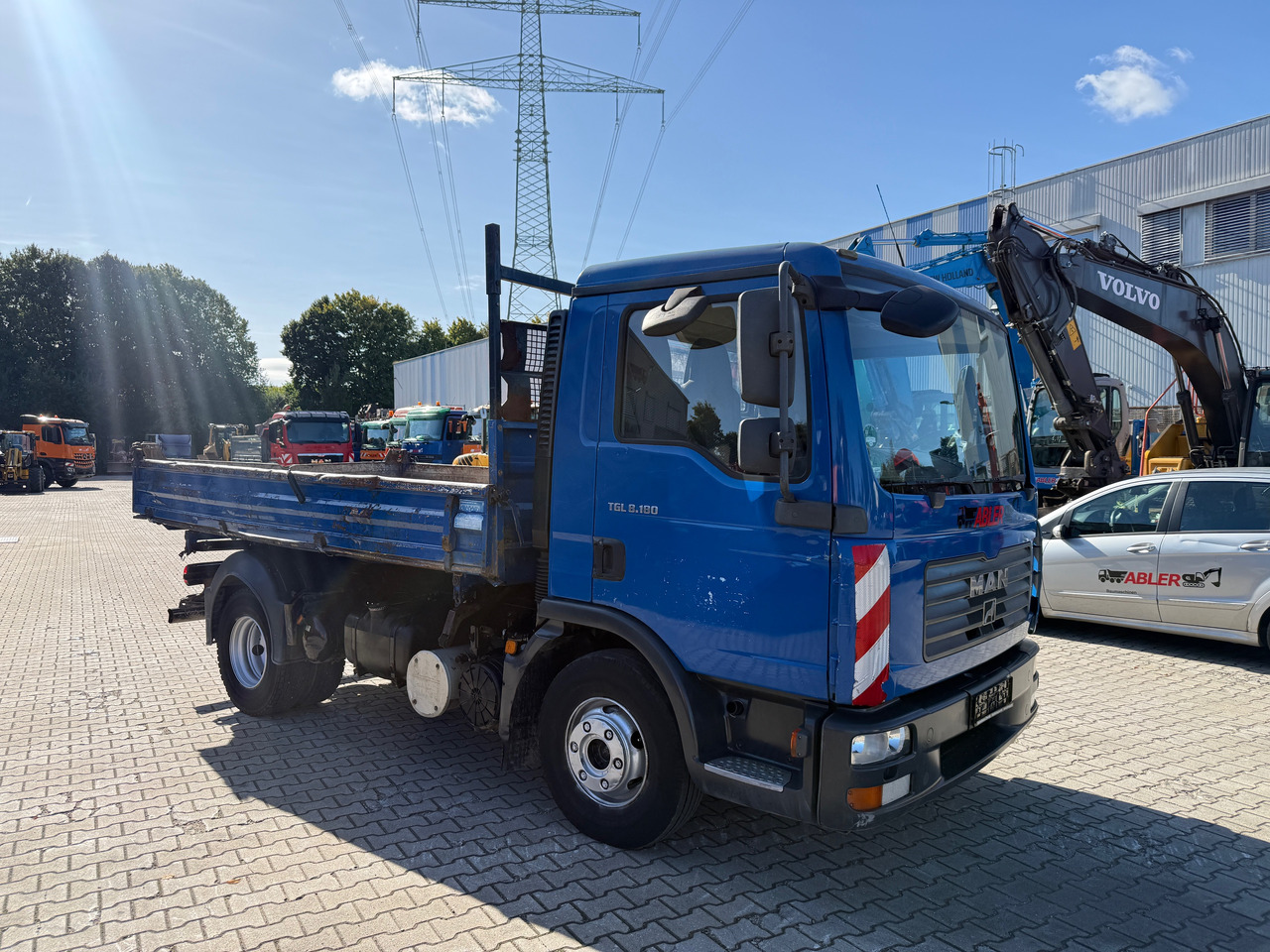 MAN TGL 8.180 3-Seiten-Kipper 2x AHK - Tipper: picture 3 MAN TGL 8.180 3-Seiten-Kipper 2x AHK - Tipper: picture 3