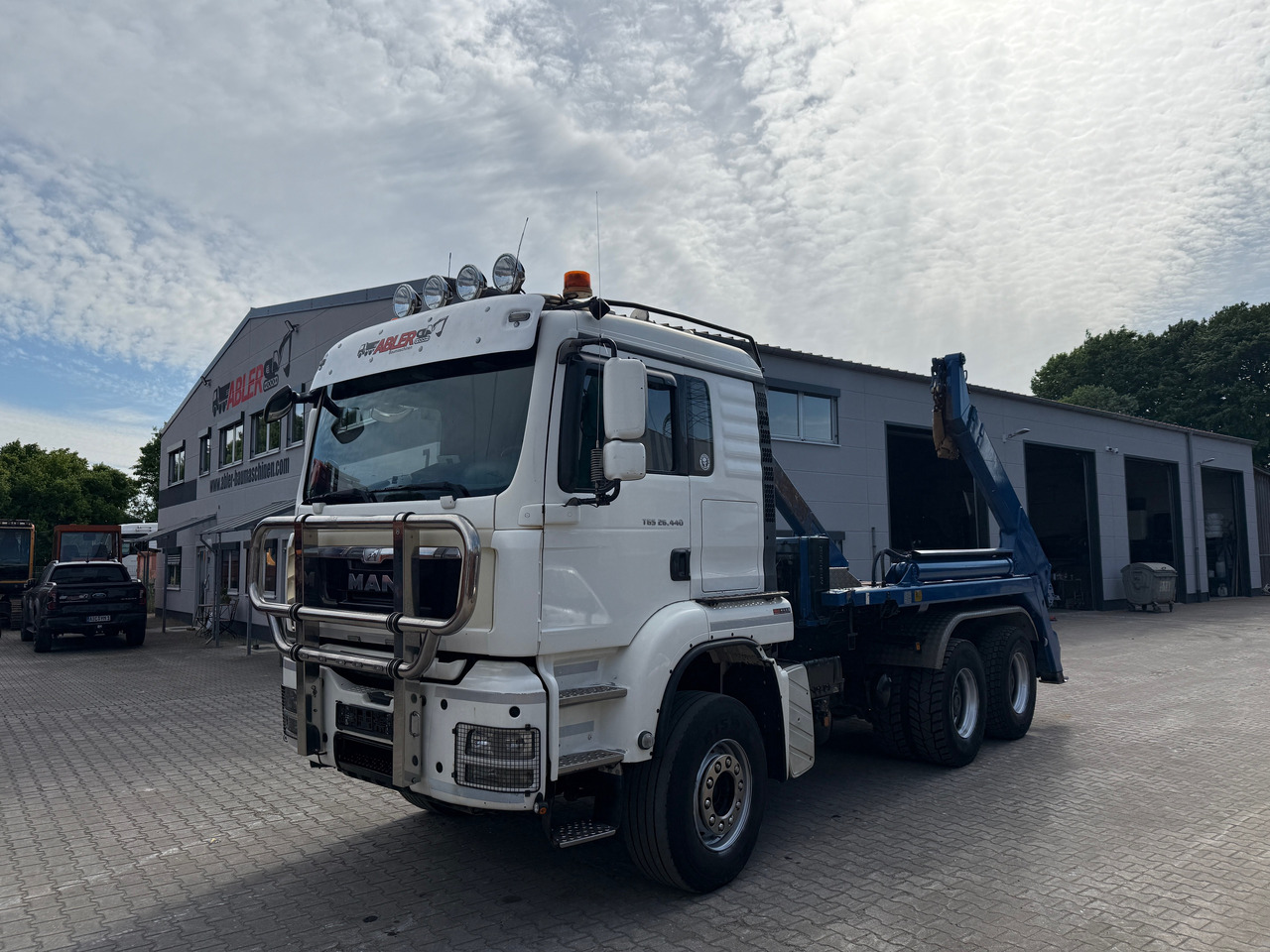 MAN TGS 26.440 WECHSELSYSTEM Absetzer+SZM - Skip loader truck: picture 2 MAN TGS 26.440 WECHSELSYSTEM Absetzer+SZM - Skip loader truck: picture 2
