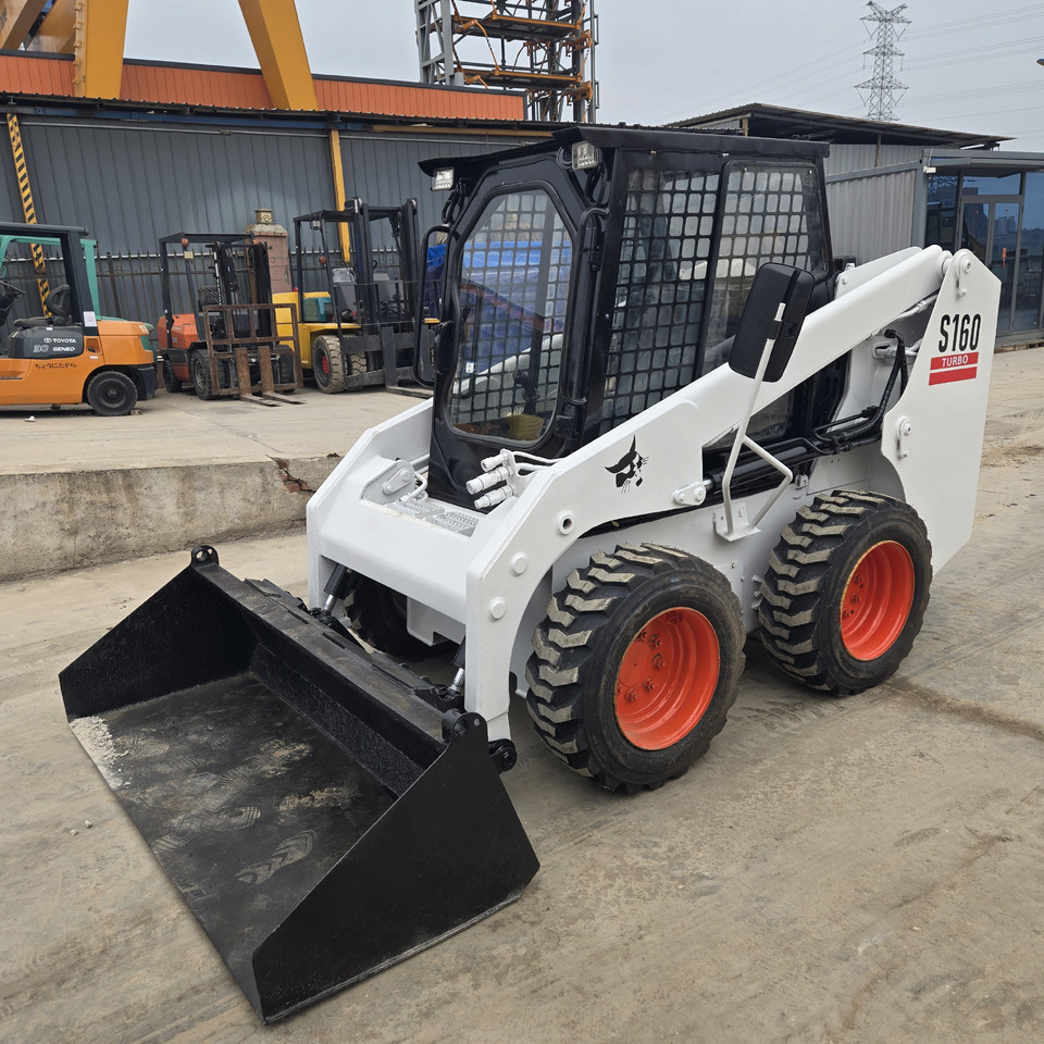 BOBCAT S160 - Skid steer loader: picture 1 BOBCAT S160 - Skid steer loader: picture 1