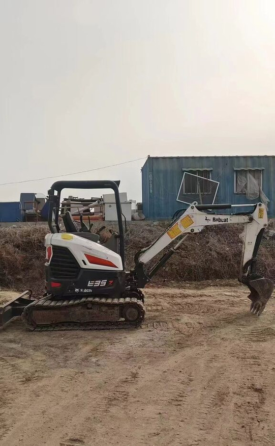Bobcat E35 - Mini excavator: picture 5 Bobcat E35 - Mini excavator: picture 5