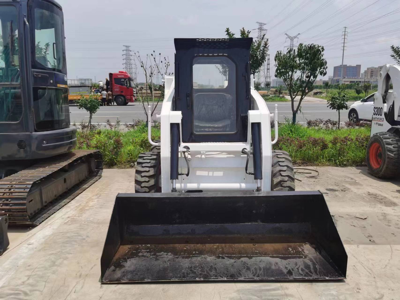 Bobcat S130 - Skid steer loader: picture 4 Bobcat S130 - Skid steer loader: picture 4