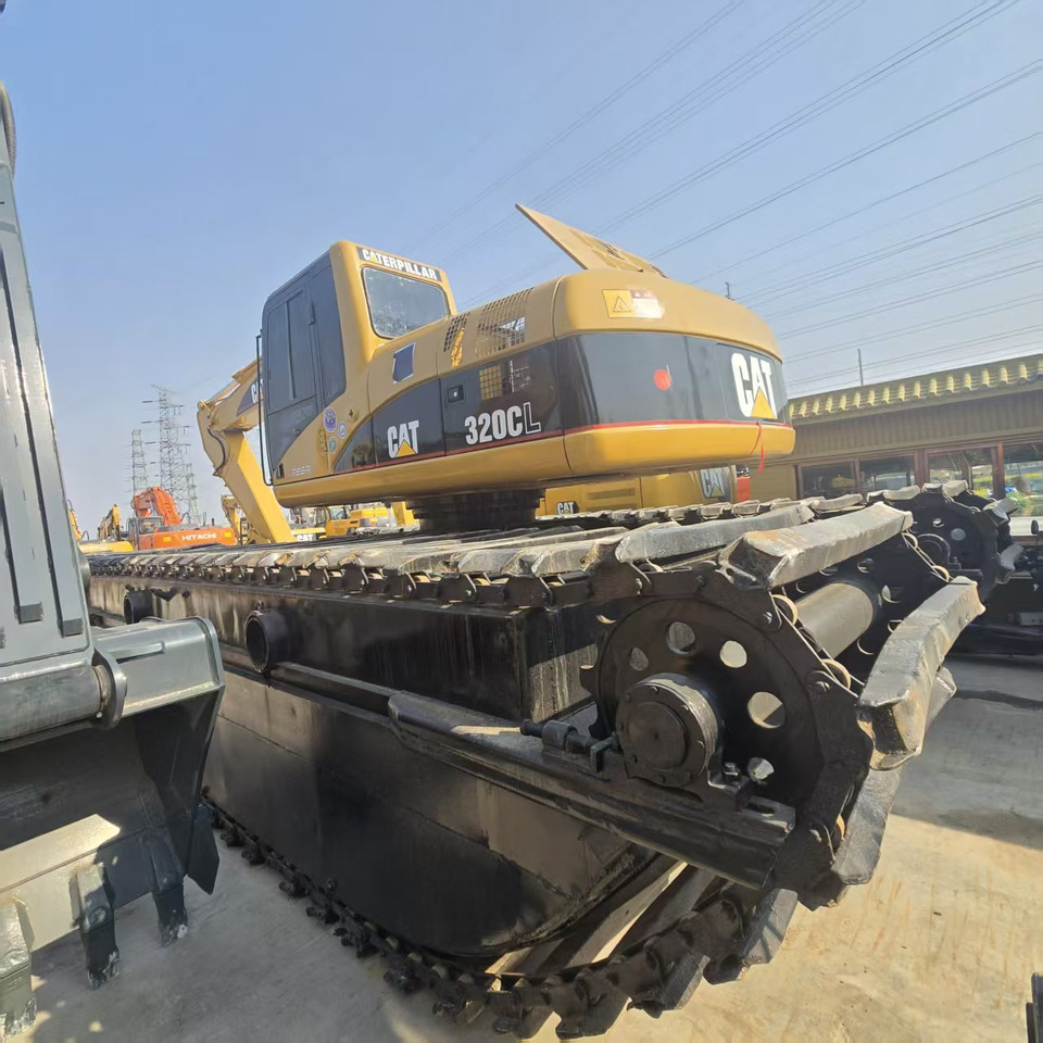 Caterpillar 320C - Amphibious excavator: picture 3 Caterpillar 320C - Amphibious excavator: picture 3