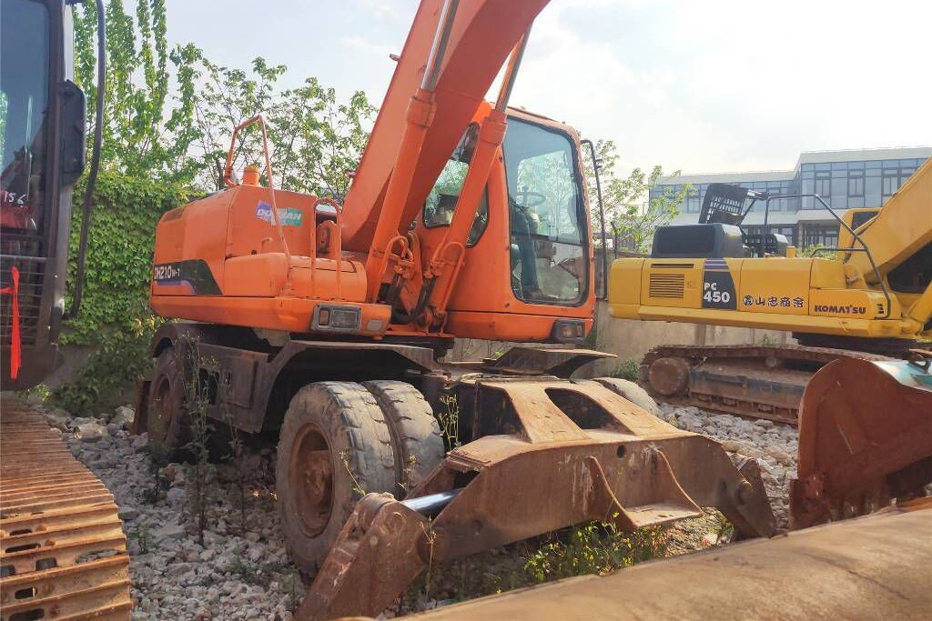 Doosan DH 210 W-7 - Wheel excavator: picture 2 Doosan DH 210 W-7 - Wheel excavator: picture 2