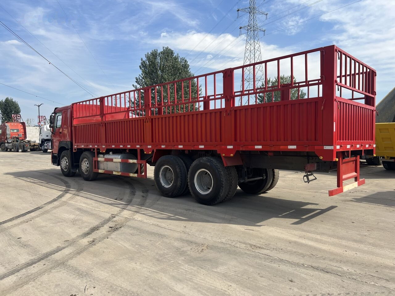 Howo - Dropside/ Flatbed truck: picture 2 Howo - Dropside/ Flatbed truck: picture 2