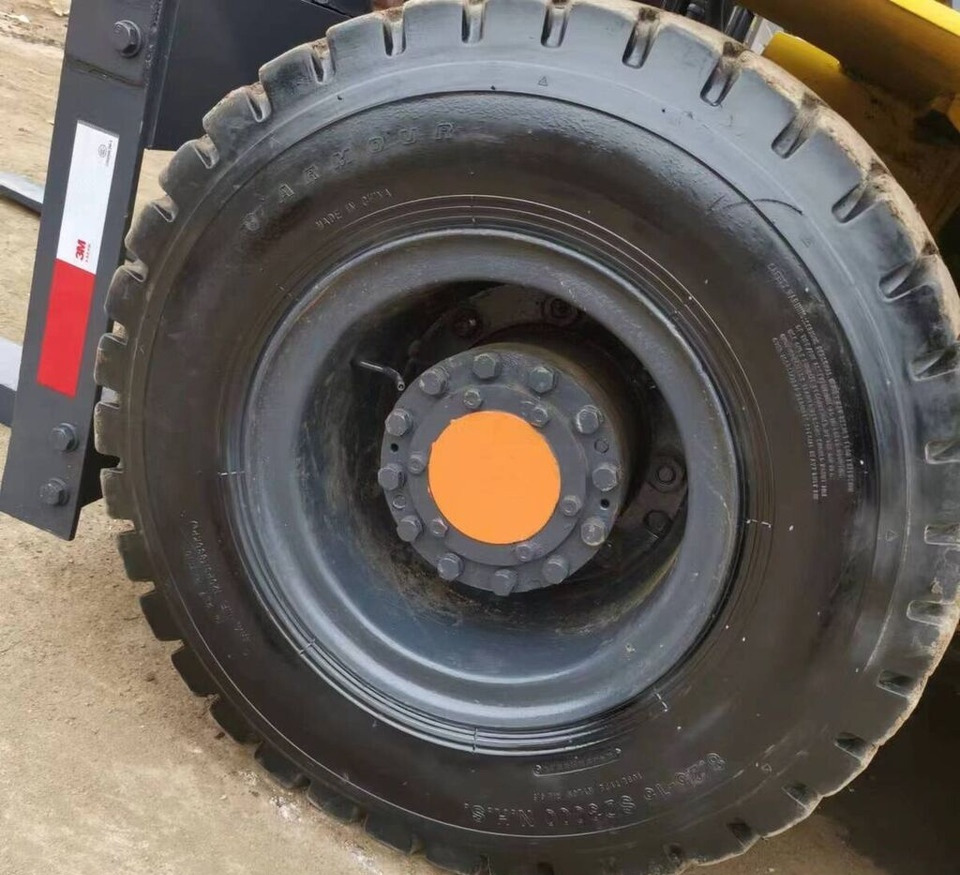 Komatsu FD70-7 - Diesel forklift: picture 2 Komatsu FD70-7 - Diesel forklift: picture 2