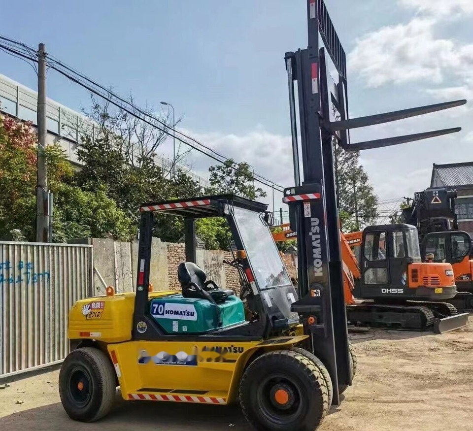 Komatsu FD70 - Diesel forklift: picture 3 Komatsu FD70 - Diesel forklift: picture 3